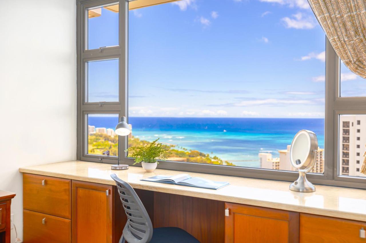 Apartamento Upscale Penthouse With Ocean Views - Free Parking Honolulu Exterior foto
